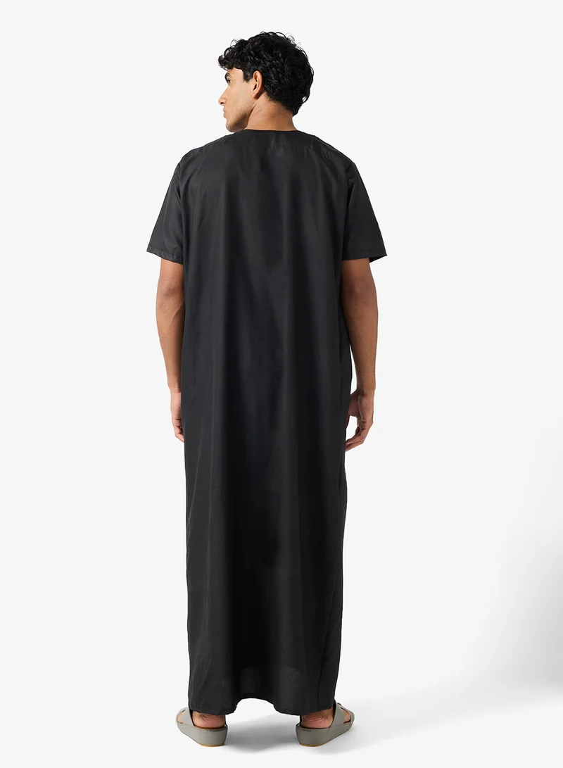 Robert Wood V Neck Classic Thobe